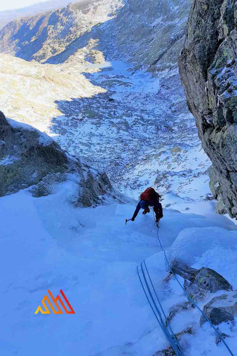 Alpinismo con Deuter Guide Lite 24